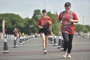 BIB: 156, 01571
                            <button type="button" onclick="openModal(4944408)" class="btn btn-primary btn-sm float-right btn-popup" data-toggle="modal" data-target=".modal-high-quality">
                        <i class="fas fa-shopping-cart"></i> Add to Cart
                    </button>
                                            <button type="button" onclick="isThisMe(4944408, true)" class="btn btn-success btn-sm float-right btn-popup btn-isme hidden" data-toggle="tooltip" data-placement="bottom" title="นี่คือรูปของคุณใช่ไหม คลิกที่นี่เพื่อเอาเข้าอัลบั้ม">
                        <i class="fas fa-plus"></i> Add to album
                    </button>
                    <button type="button" onclick="isThisMe(4944408, false)" class="btn btn-warning btn-sm float-right btn-popup btn-isnotme hidden">
                        <i class="fas fa-ban"></i> Remove from album
                    </button>